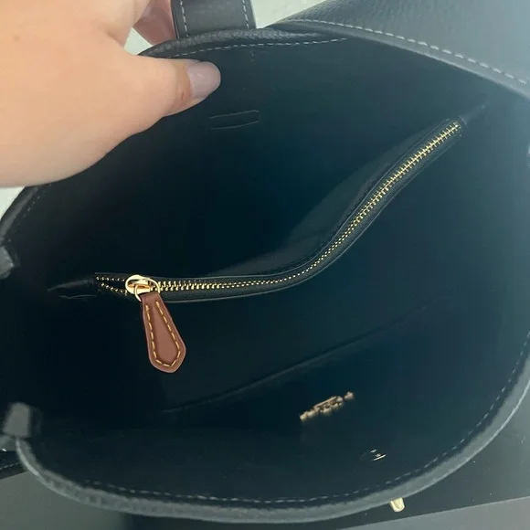 ✨ NWOT - Coach Hadley Convertible Crossbody Bag ✨ - Picture 10 of 11